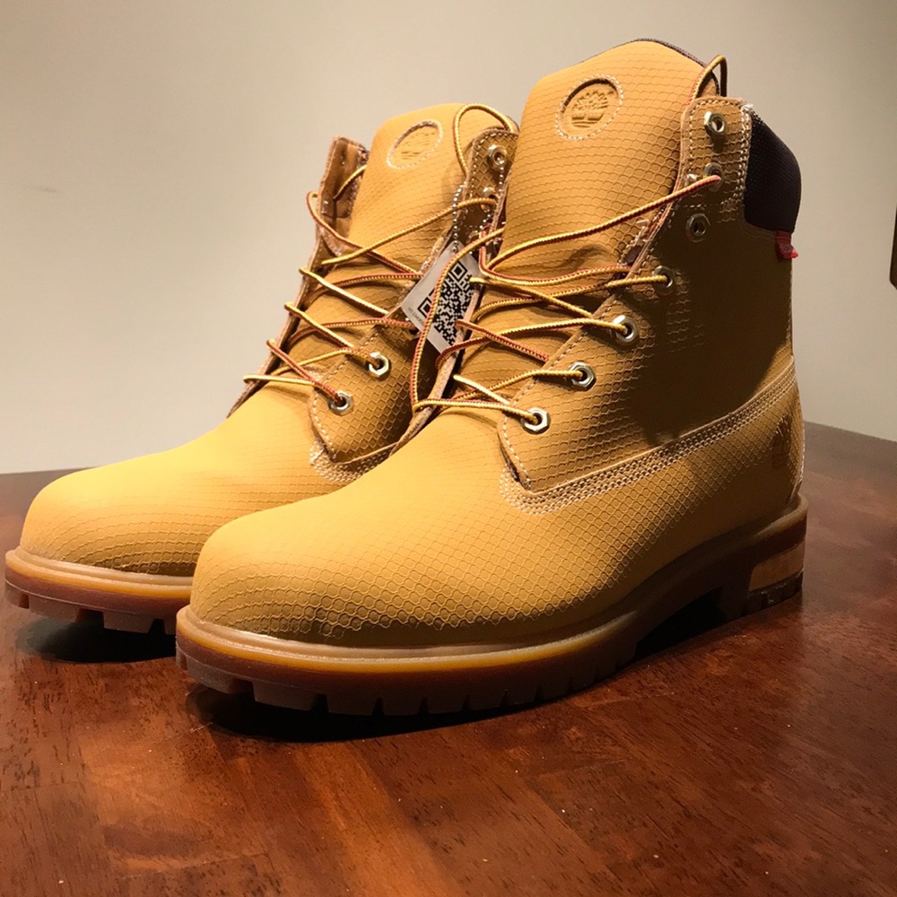 Timberland Men’s Premium 6 inch Helcor boots